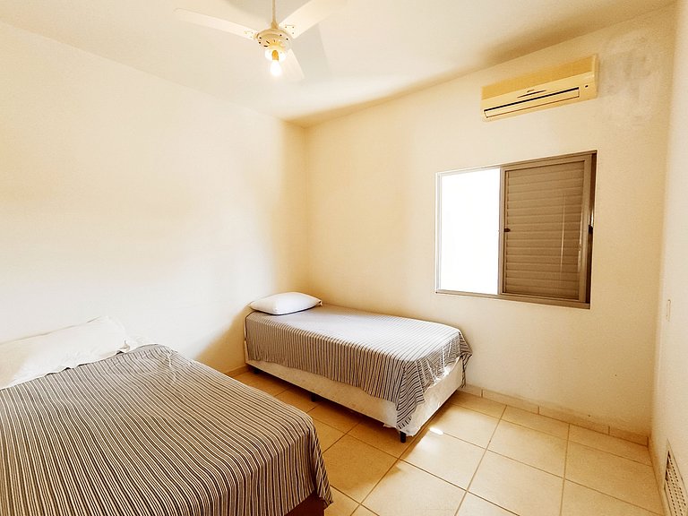 Casa na praia dos Ingleses, 5 dorm, piscina -ALE90