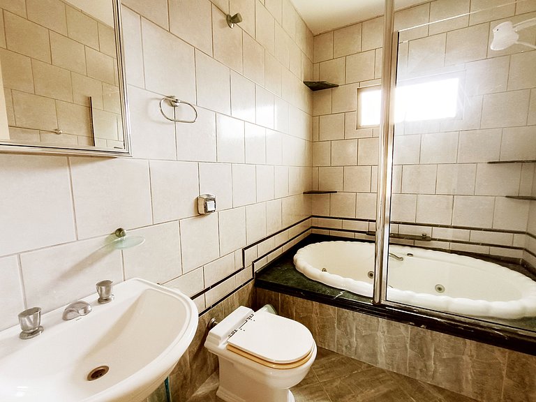 Piscina, churrasq, ar cond. casa/400m mar - ALE90