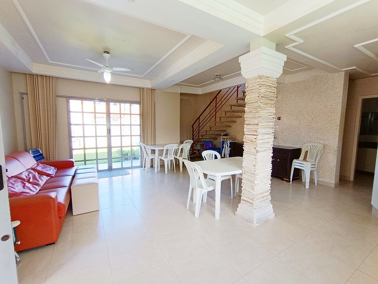 Piscina, churrasq, ar cond. casa/400m mar - ALE90