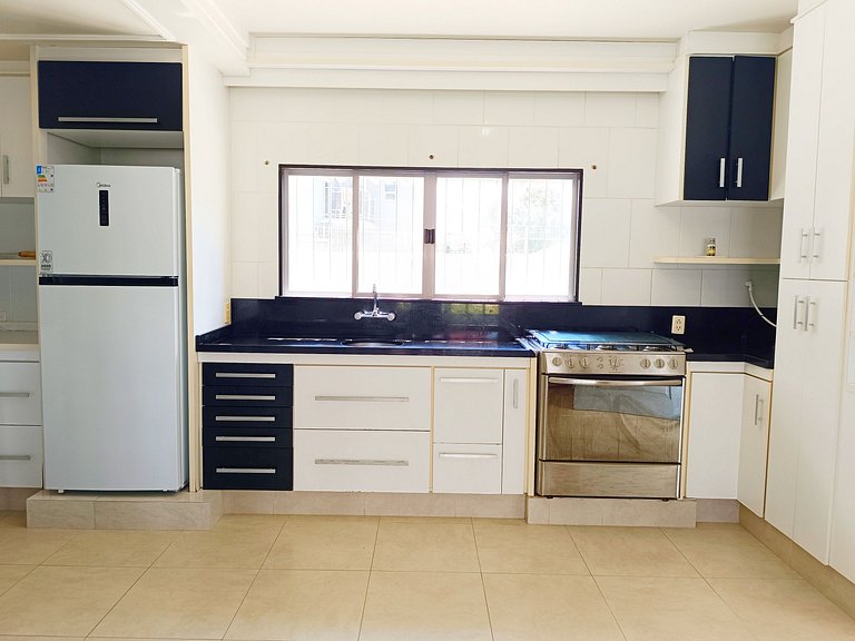 Casa na praia dos Ingleses, 5 dorm, piscina -ALE90