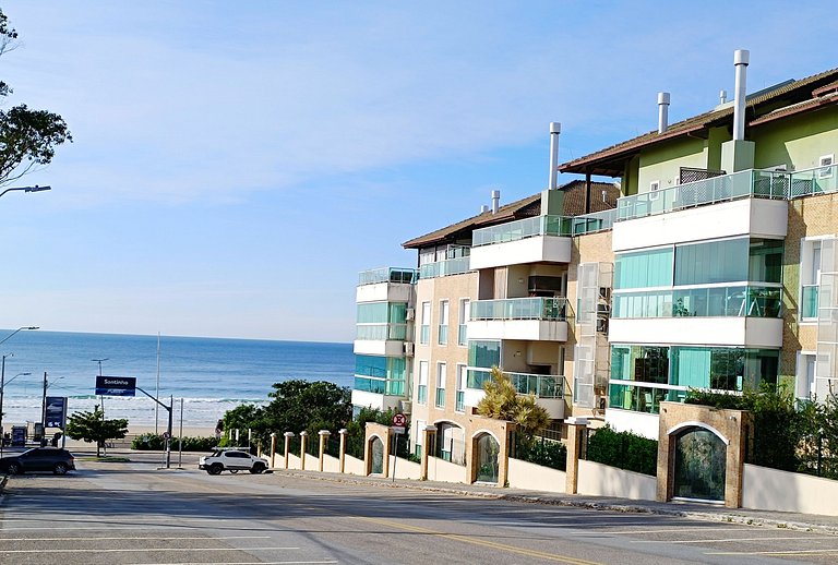 Cobertura pé na areia, Praia do Santinho - ASR004