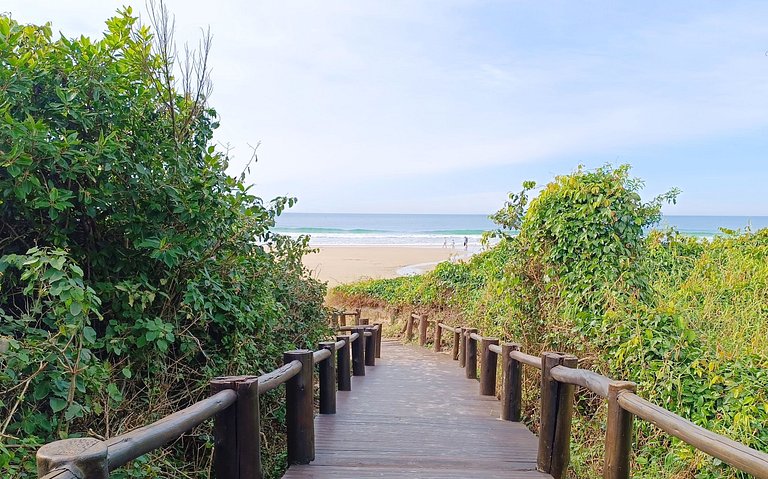 Cobertura pé na areia, Praia do Santinho - ASR004