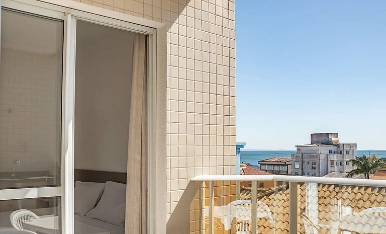 Ingleses Apart - Frente mar com piscina - IAP213
