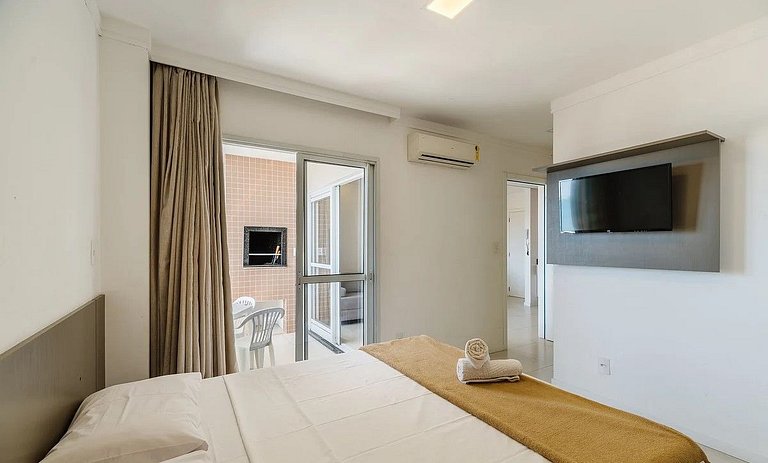 Ingleses Apart - Frente mar com piscina - IAP401