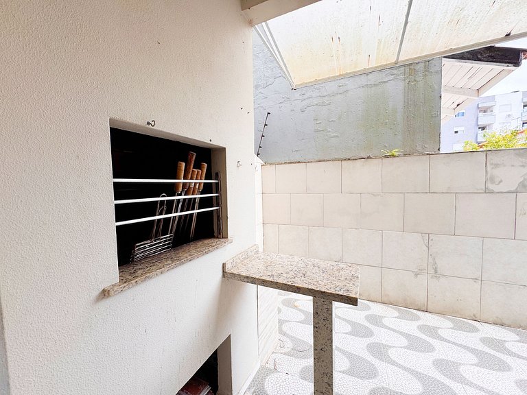 Apartamento térreo com pátio privativo - RMA103