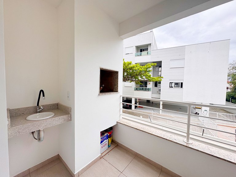 Apto 2 dorm. com ar em Canasvieiras - BEL202A