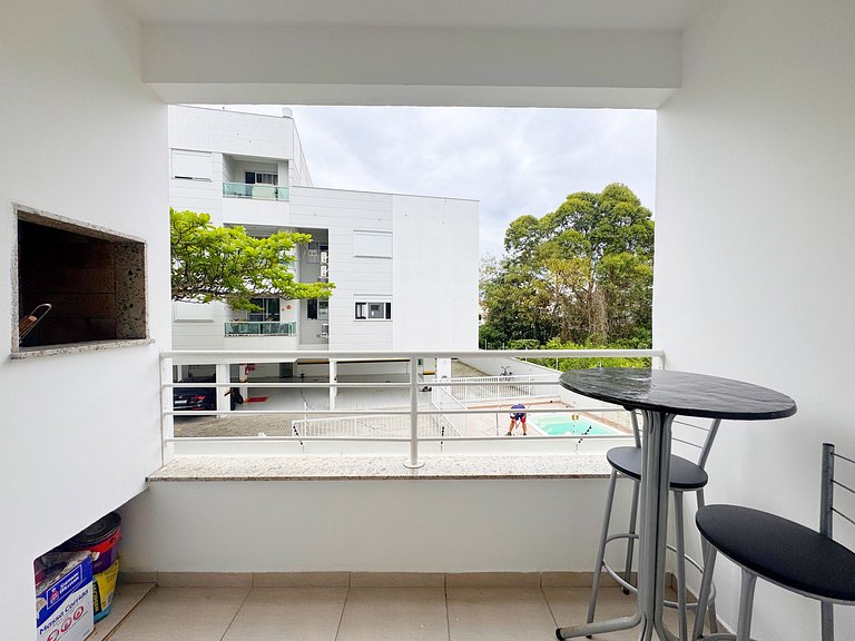 Apto 2 dorm. com ar em Canasvieiras - BEL202A