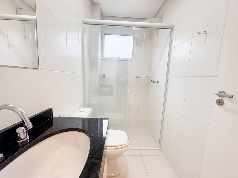 Apto 2 dorm. com ar em Canasvieiras - BEL202A