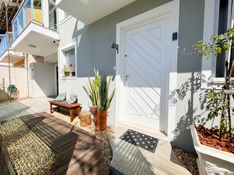 Casa moderna e extremamente confortável - R1552