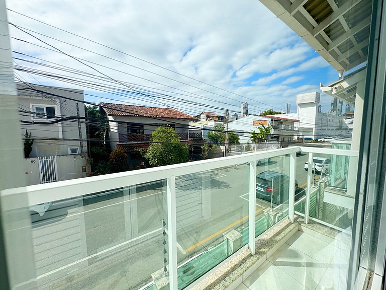 Casa moderna e extremamente confortável - R1552