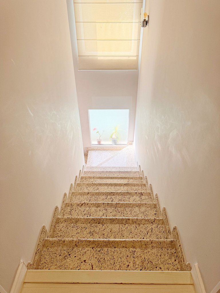 Casa moderna e extremamente confortável - R1552