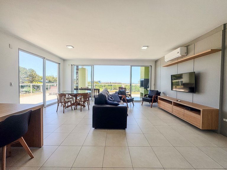 Cobertura pé na areia, Praia do Santinho - ASR004