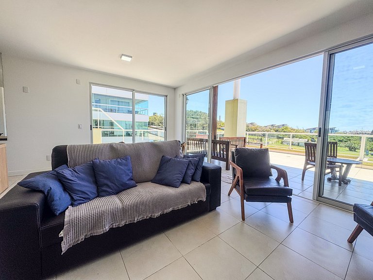 Cobertura pé na areia, Praia do Santinho - ASR004