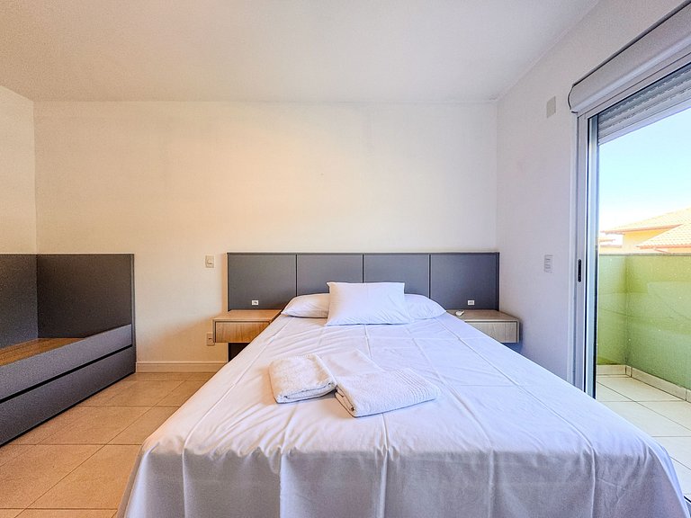 Cobertura pé na areia, Praia do Santinho - ASR004