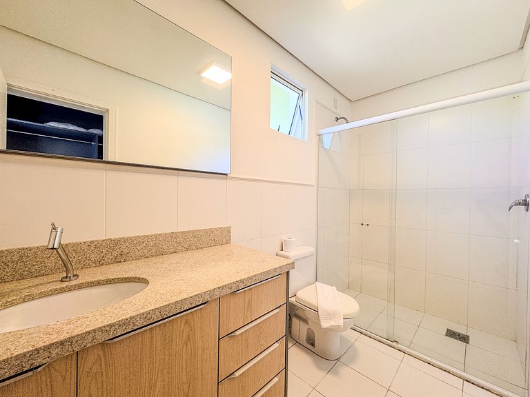 Cobertura pé na areia, Praia do Santinho - ASR004