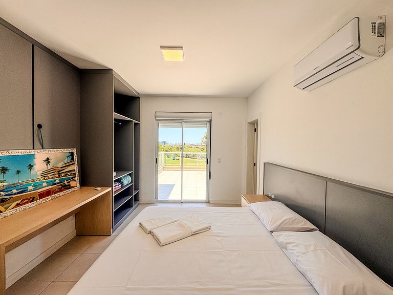 Cobertura pé na areia, Praia do Santinho - ASR004