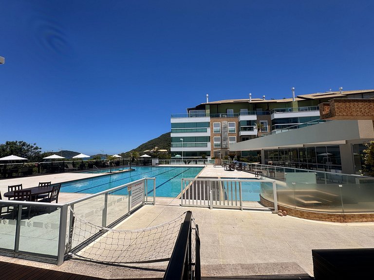 Cobertura pé na areia, Praia do Santinho - ASR004