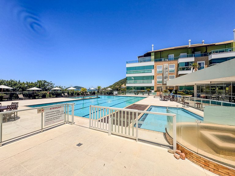 Cobertura pé na areia, Praia do Santinho - ASR004