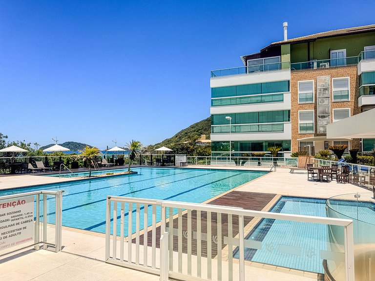 Cobertura pé na areia, Praia do Santinho - ASR004