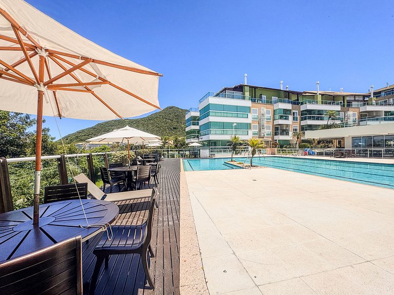 Cobertura pé na areia, Praia do Santinho - ASR004