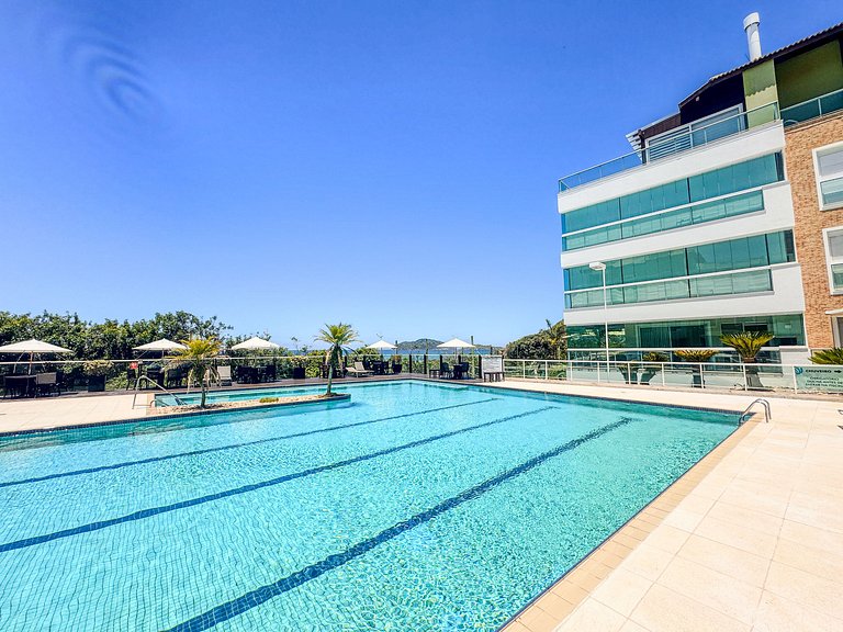 Cobertura pé na areia, Praia do Santinho - ASR004