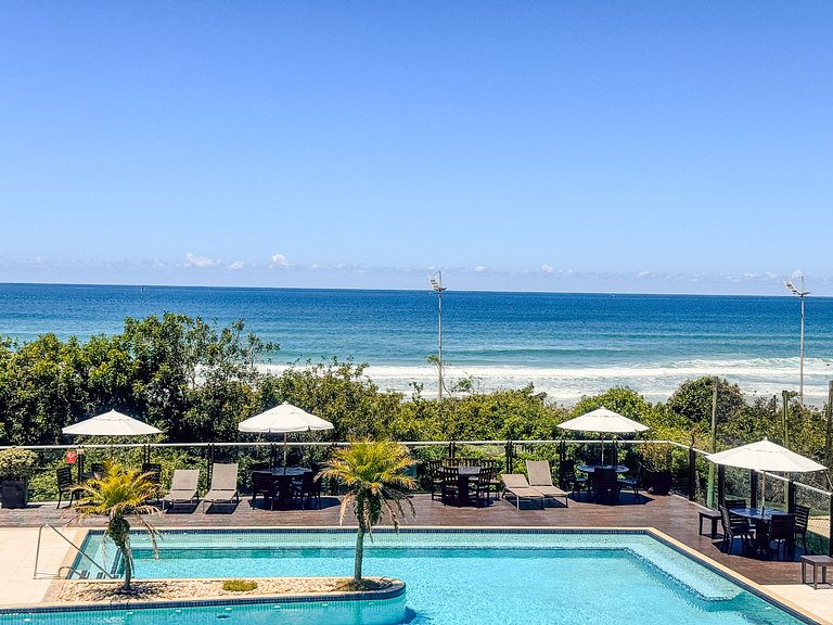 Cobertura pé na areia, Praia do Santinho - ASR004