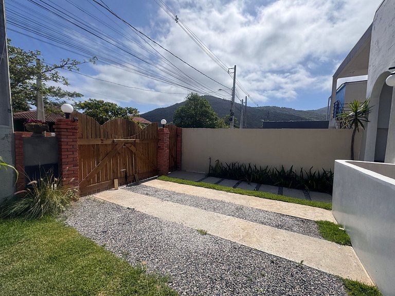 Casa com Jacuzzi Aquecida e Trilha p/Praia - SCR33