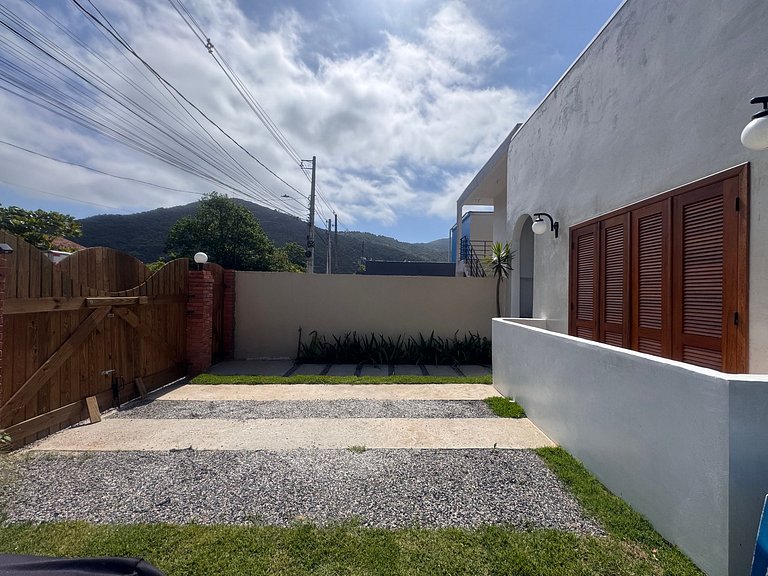 Casa com Jacuzzi Aquecida e Trilha p/Praia - SCR33