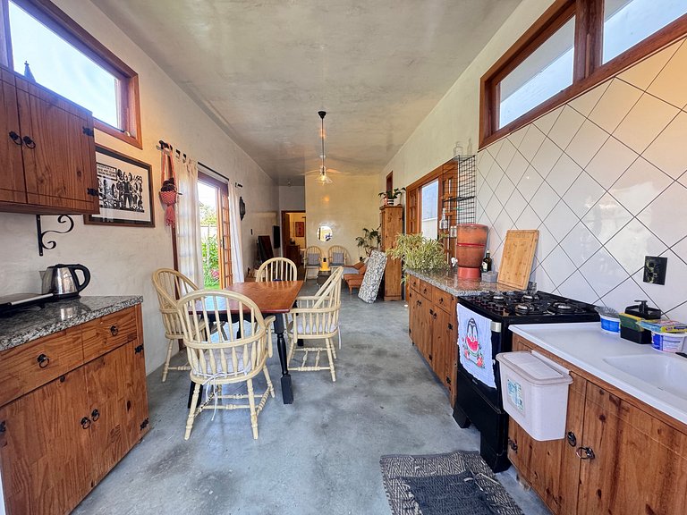 Casa com Jacuzzi Aquecida e Trilha p/Praia - SCR33