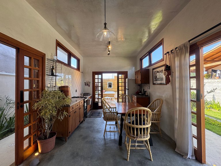 Casa com Jacuzzi Aquecida e Trilha p/Praia - SCR33