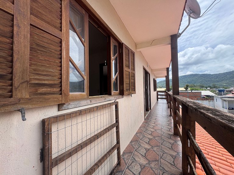 Casa pátio amplo, churrasq. Rio Vermelho - STV142