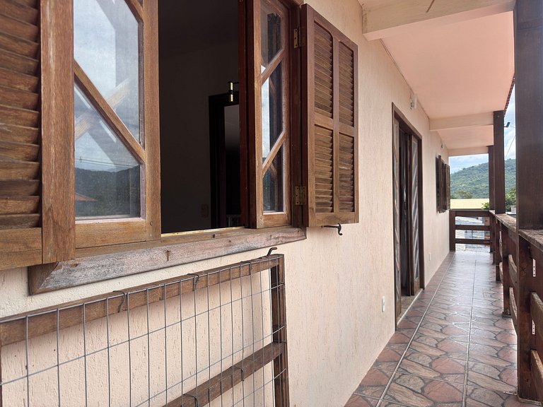 Casa pátio amplo, churrasq. Rio Vermelho - STV142