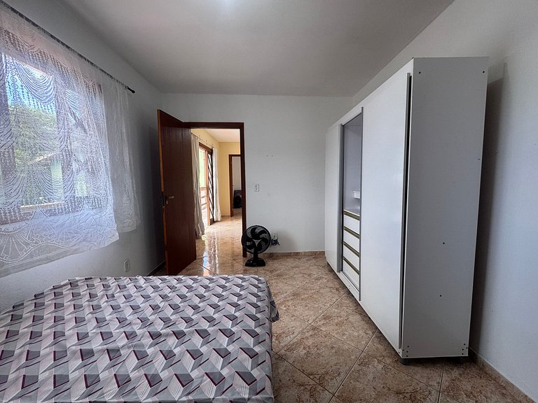 Casa pátio amplo, churrasq. Rio Vermelho - STV142