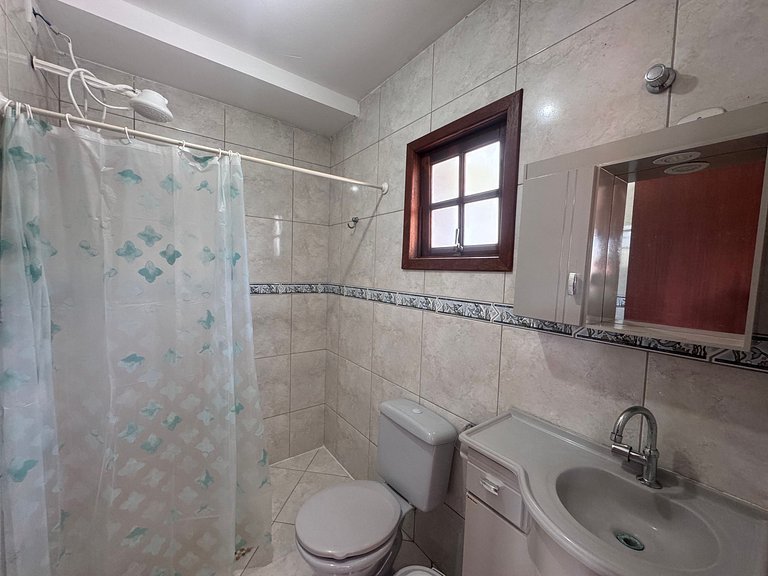 Casa pátio amplo, churrasq. Rio Vermelho - STV142