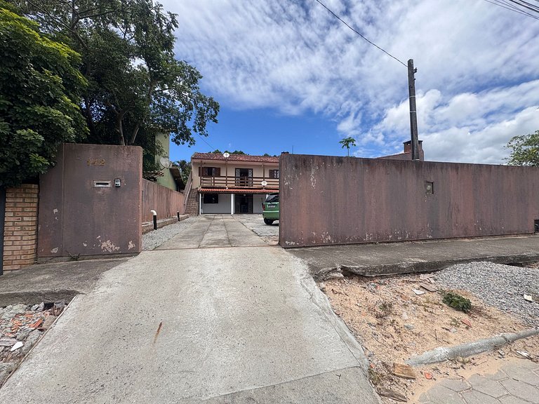 Casa pátio amplo, churrasq. Rio Vermelho - STV142