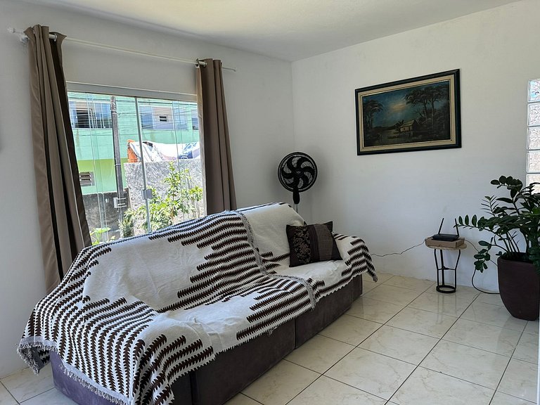 Casa simpática com amplo terreno - REN28