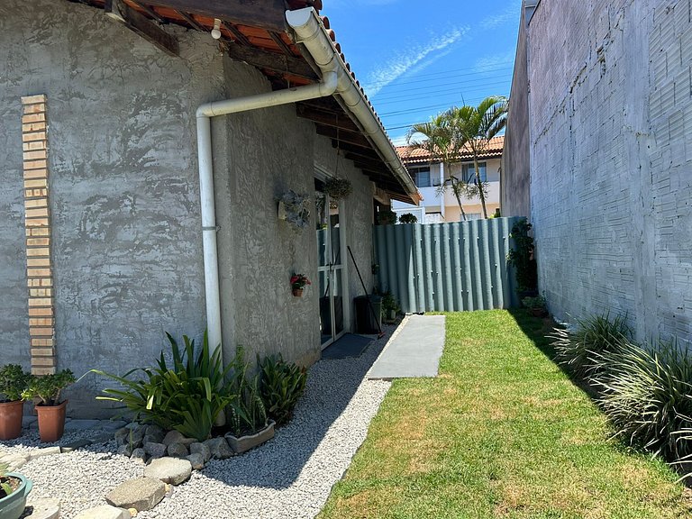 Casa simpática com amplo terreno - REN28