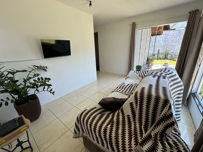 Casa simpática com amplo terreno - REN28