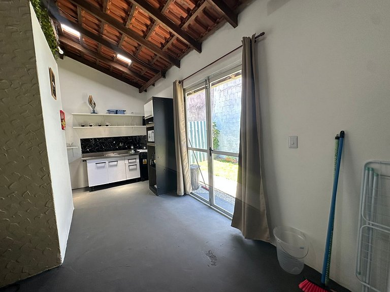 Casa simpática com amplo terreno - REN28