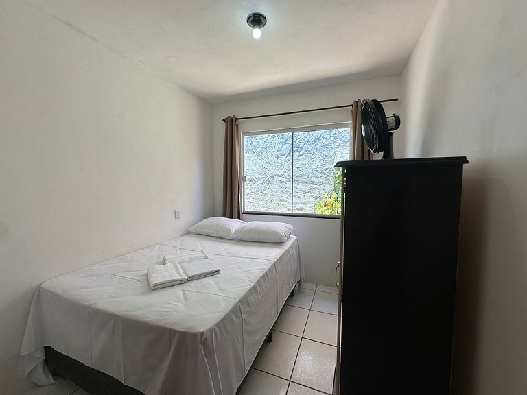 Casa simpática com amplo terreno - REN28