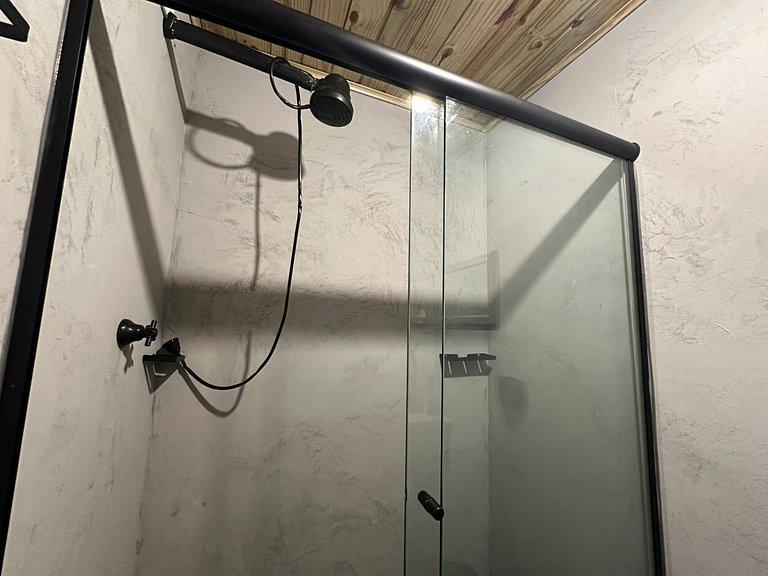 Casa simpática com amplo terreno - REN28