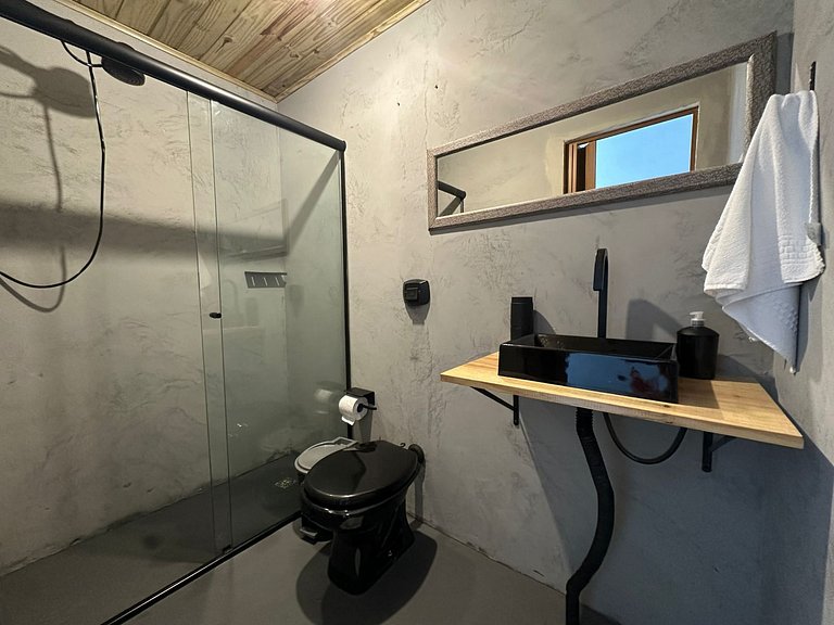 Casa simpática com amplo terreno - REN28