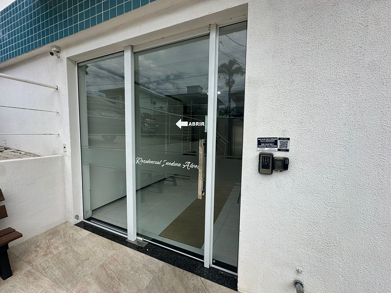 Praia do Santinho, lindo apartamento - INE102