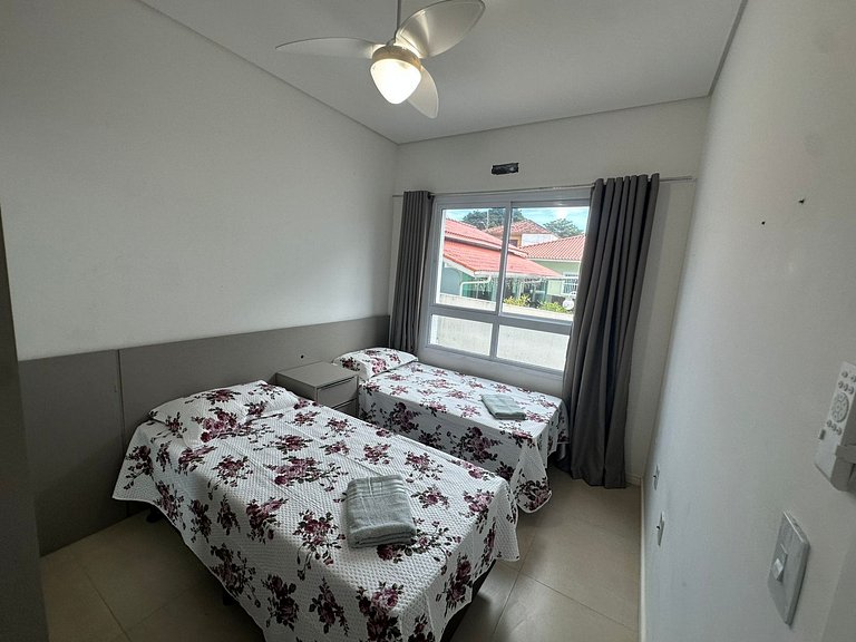 Praia do Santinho, lindo apartamento - INE102