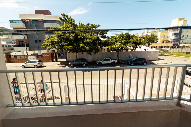 Apartamento, Ar, Churrasqueira a 700m mar - REB101