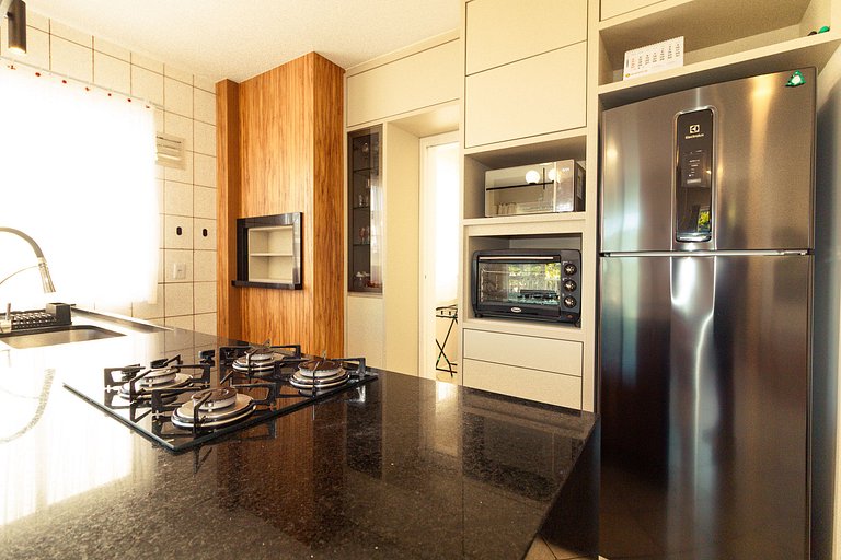 Apartamento, Ar, Churrasqueira a 700m mar - REB101