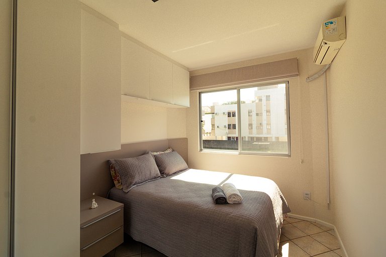 Apartamento, Ar, Churrasqueira a 700m mar - REB101