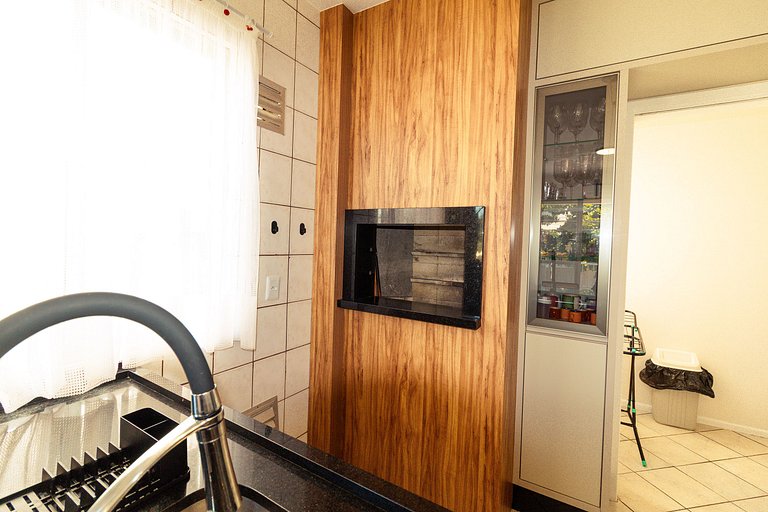 Apartamento, Ar, Churrasqueira a 700m mar - REB101