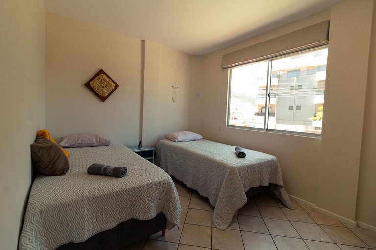 Apartamento, Ar, Churrasqueira a 700m mar - REB101