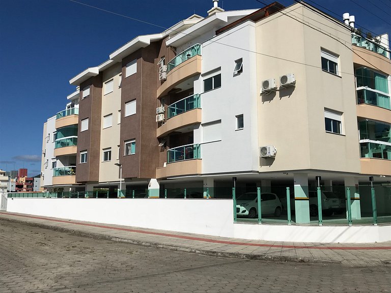 2 Suítes, Ingleses Norte, Piscina, 500m mar-BRI101